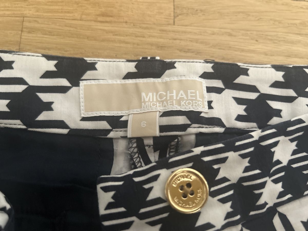 Michael Kors Pantaloni: Shorts Michael Kors – Usato da zürich venduto da N2424 1