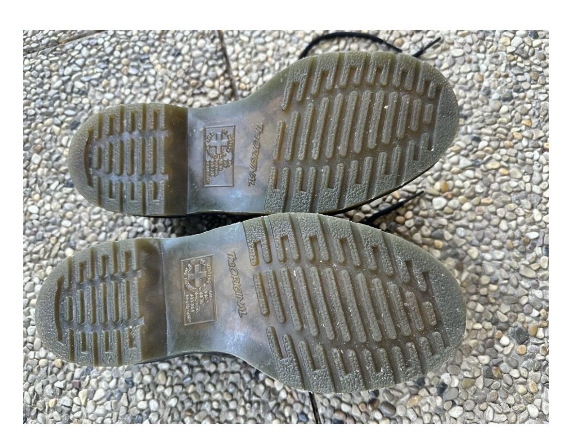 Dr. Martens Scarpe da uomo: Doc Martens taille 38 modèle 1461 – Usato da Plan-les-Ouates venduto da aur_z5pj 5