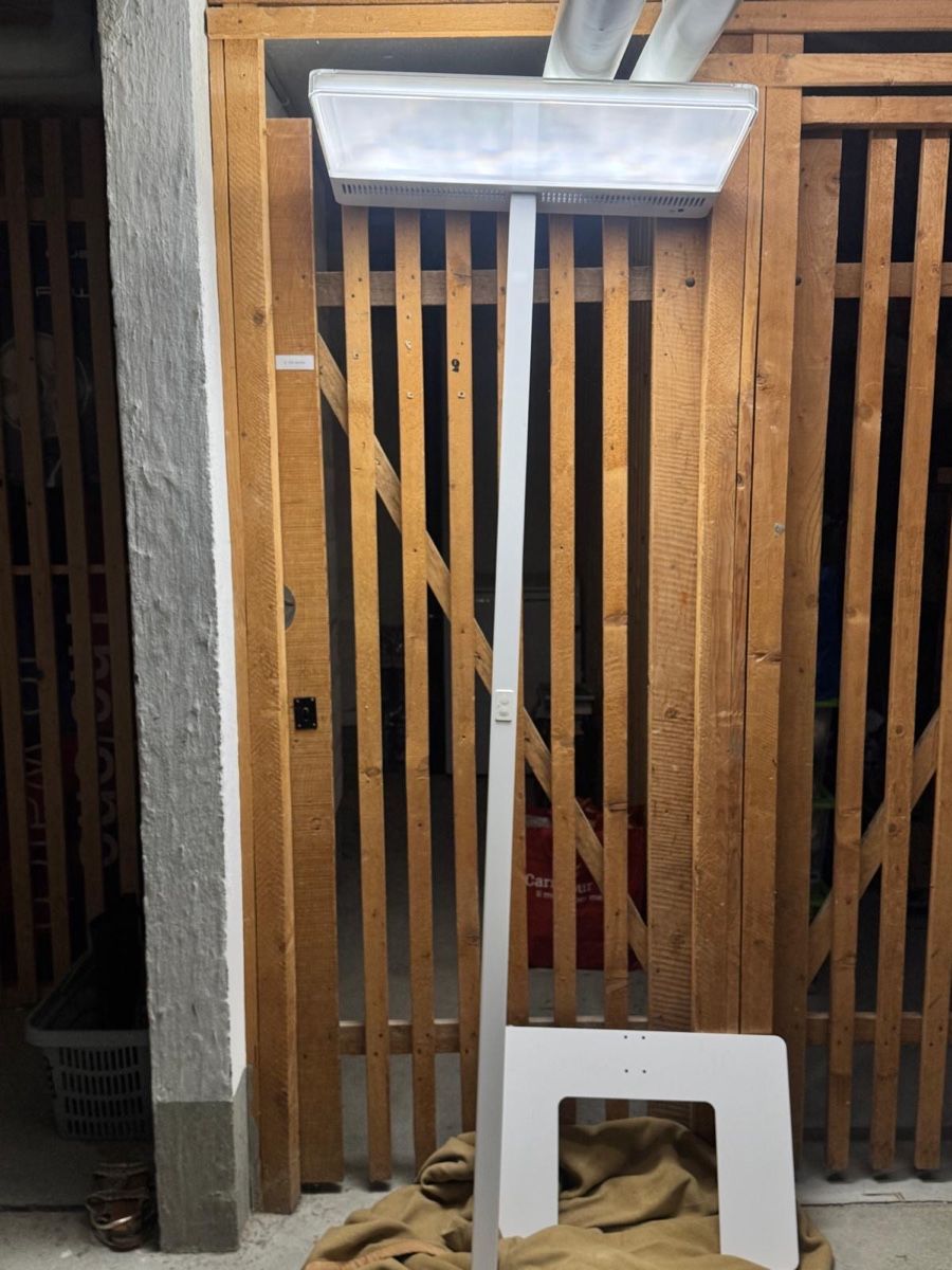 Zumtobel Lampade: Büro Stehlampe (LED) – Usato da Bern venduto da y_t01