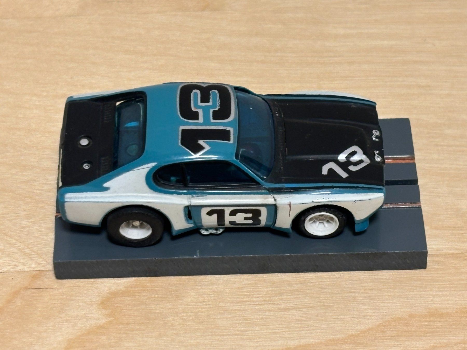 Faller Piste: Aurora AFX Capri blau/weiss #13 mit Originalbox – Usato da Bülach venduto da h0slotch 6