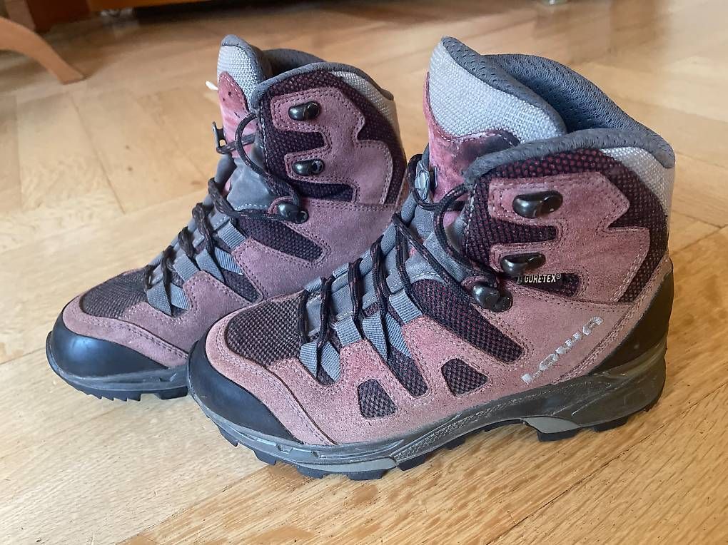 Schuhe für Mädchen: Lowa Wanderschuhe Gr. 35/36 – Gebraucht aus Rickenbach BL von la-perla
