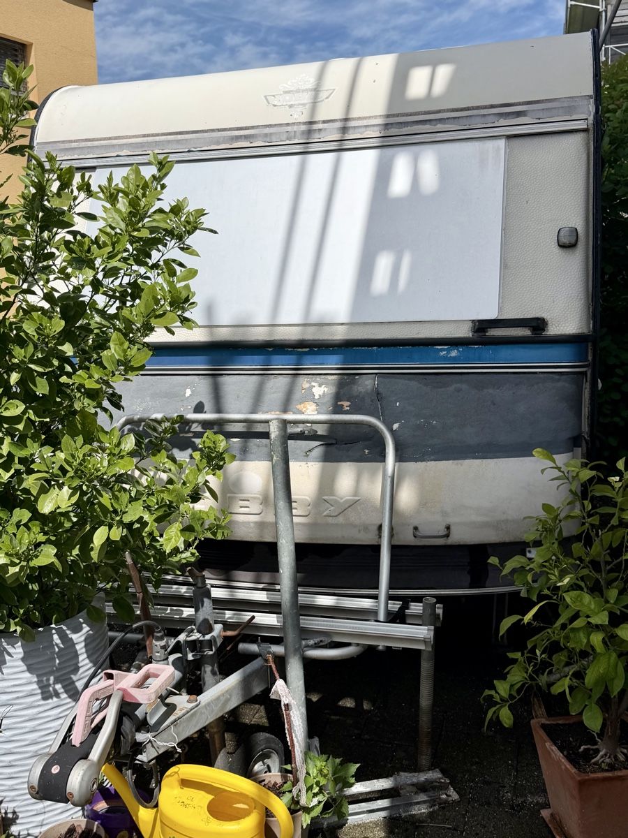 Veicoli da campeggio: Wohnwagen als Hütte / Projekt – Usato da Flawil venduto da magicdean 2