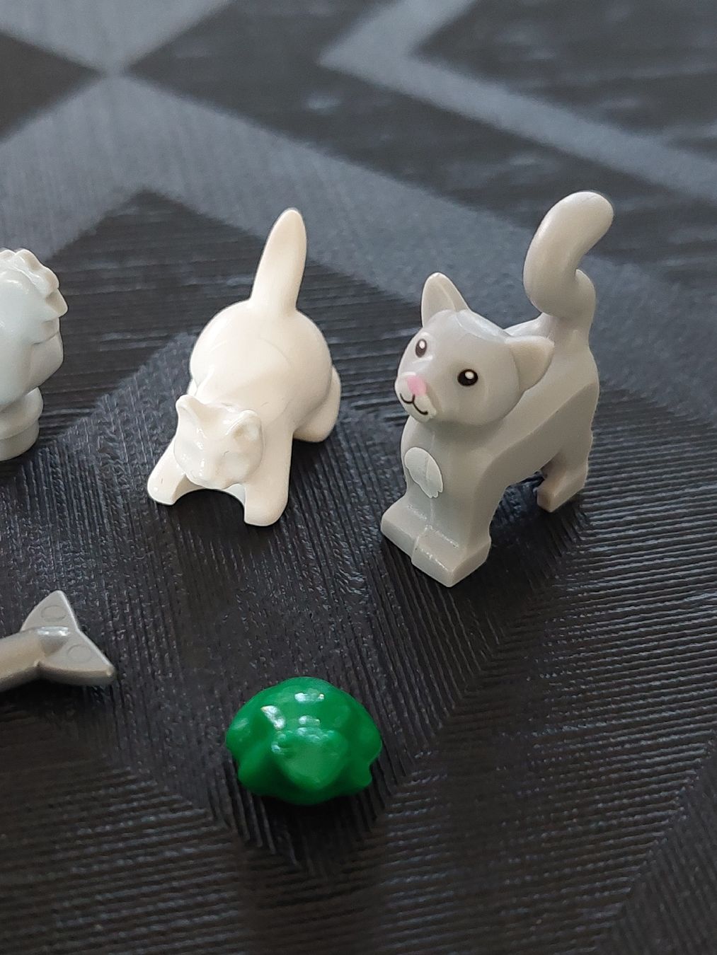Lego Figuren: Div Lego Tiere ( Eule,  Eichhörnchen,  Katzen  usw.) – Gebraucht aus Zetzwil von sti_x9xf 2