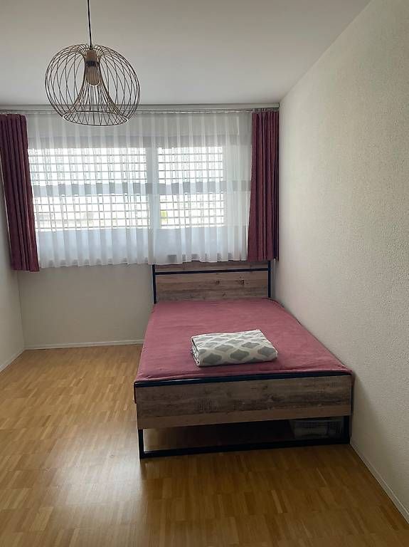 Lits: Modernes Bett- guter Zustand – D'occasion à Luzern par gju_r8xj