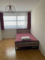 Modernes Bett- guter Zustand