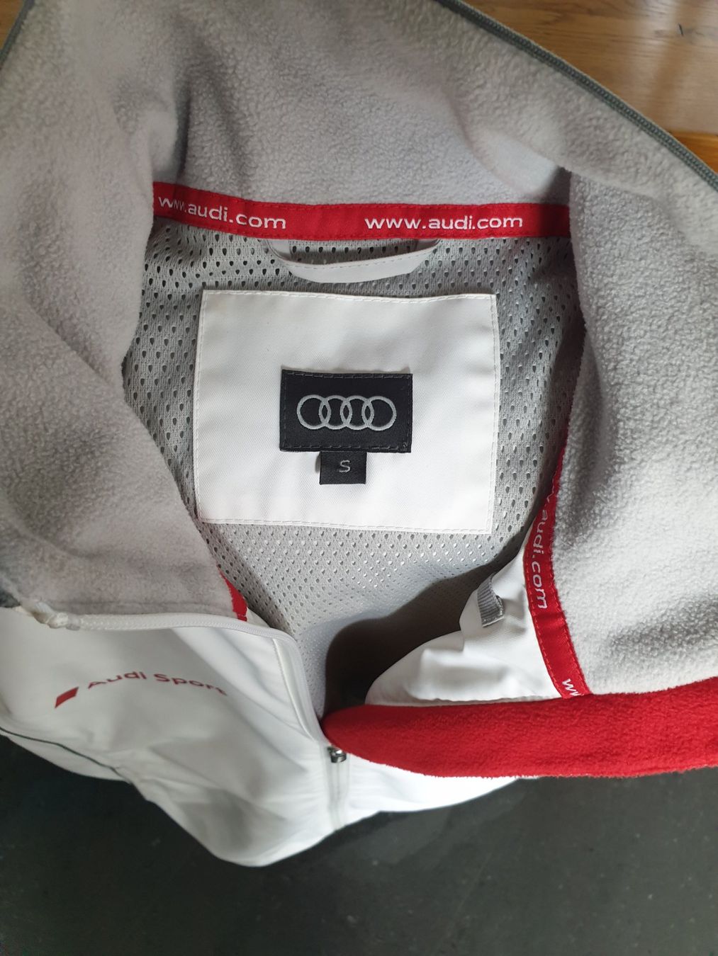 Giacche: Audi Sport Jacke – Usato da Rickenbach LU venduto da trucker.s 2