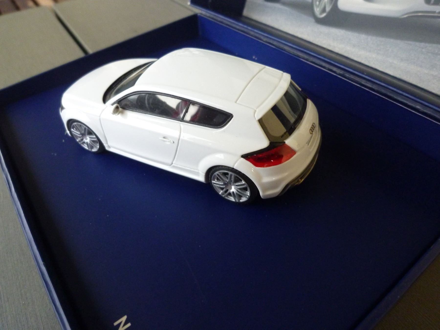 Modellini d'auto: Audi Concept Car – Nuovo e nell'imballaggio originale da Flawil venduto da Imperiosud 3