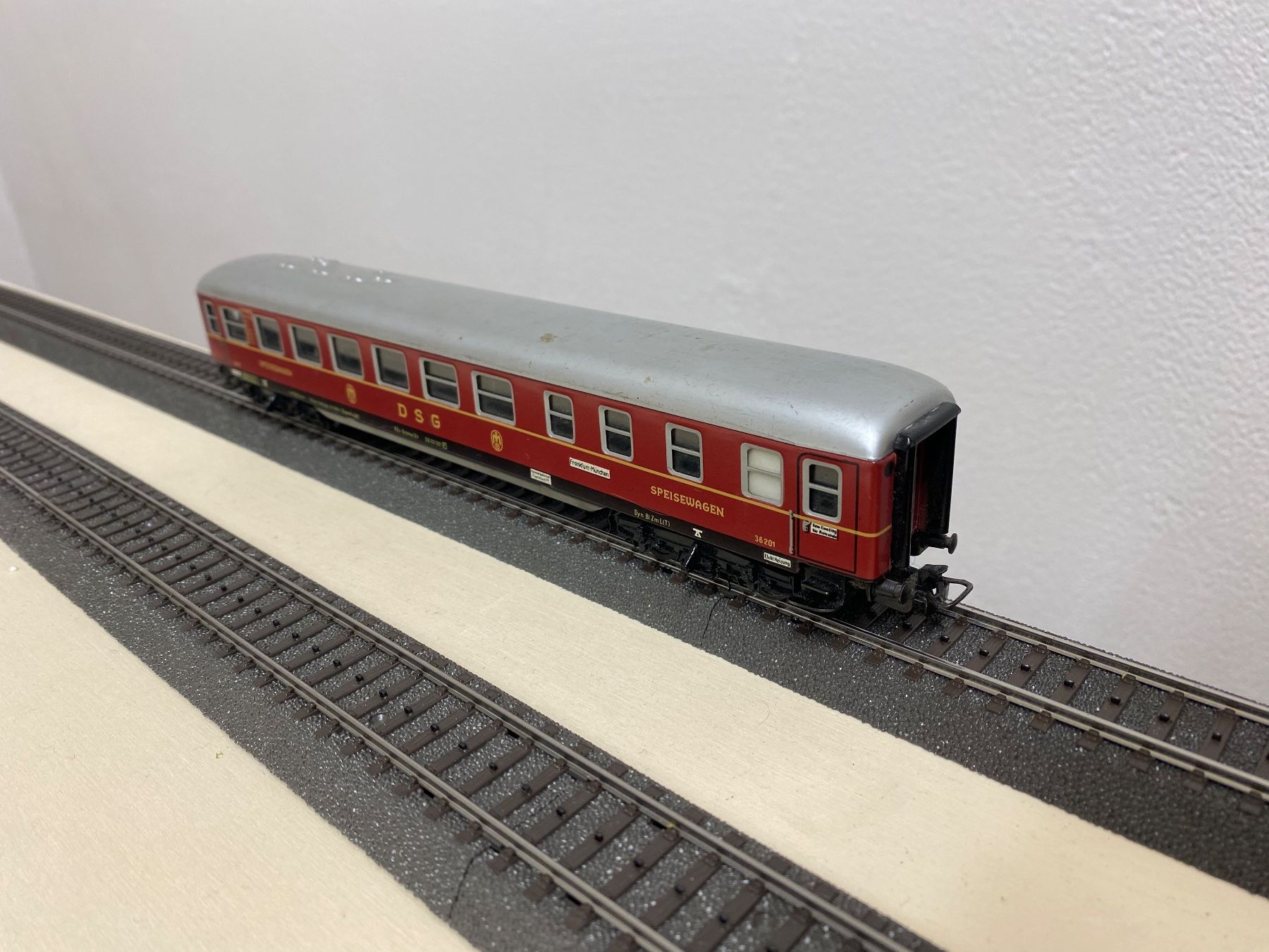 Märklin Modellini di ferrovie: Märklin H0 DSG Speisewagen – Usato da Besenbüren venduto da Scania2004 1