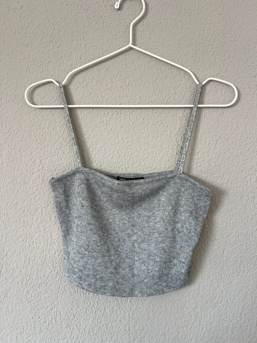 Zara Tops: graues ZARA Strick-Crop-Top, Size S – Gebraucht aus Muri b. Bern von michellew23