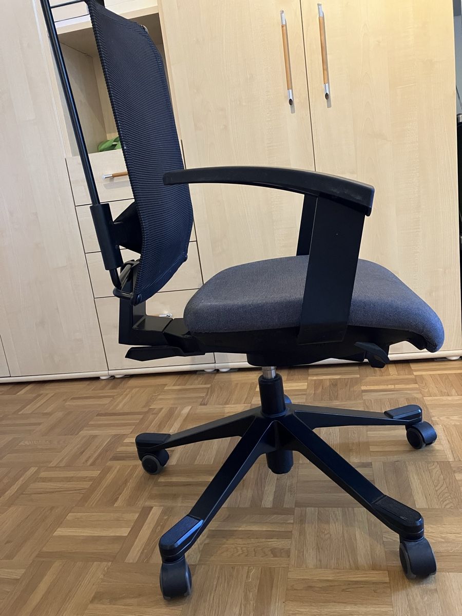 Sedie: Bürostuhl schwarz – Usato da Winterthur venduto da bwe_9hgk 4