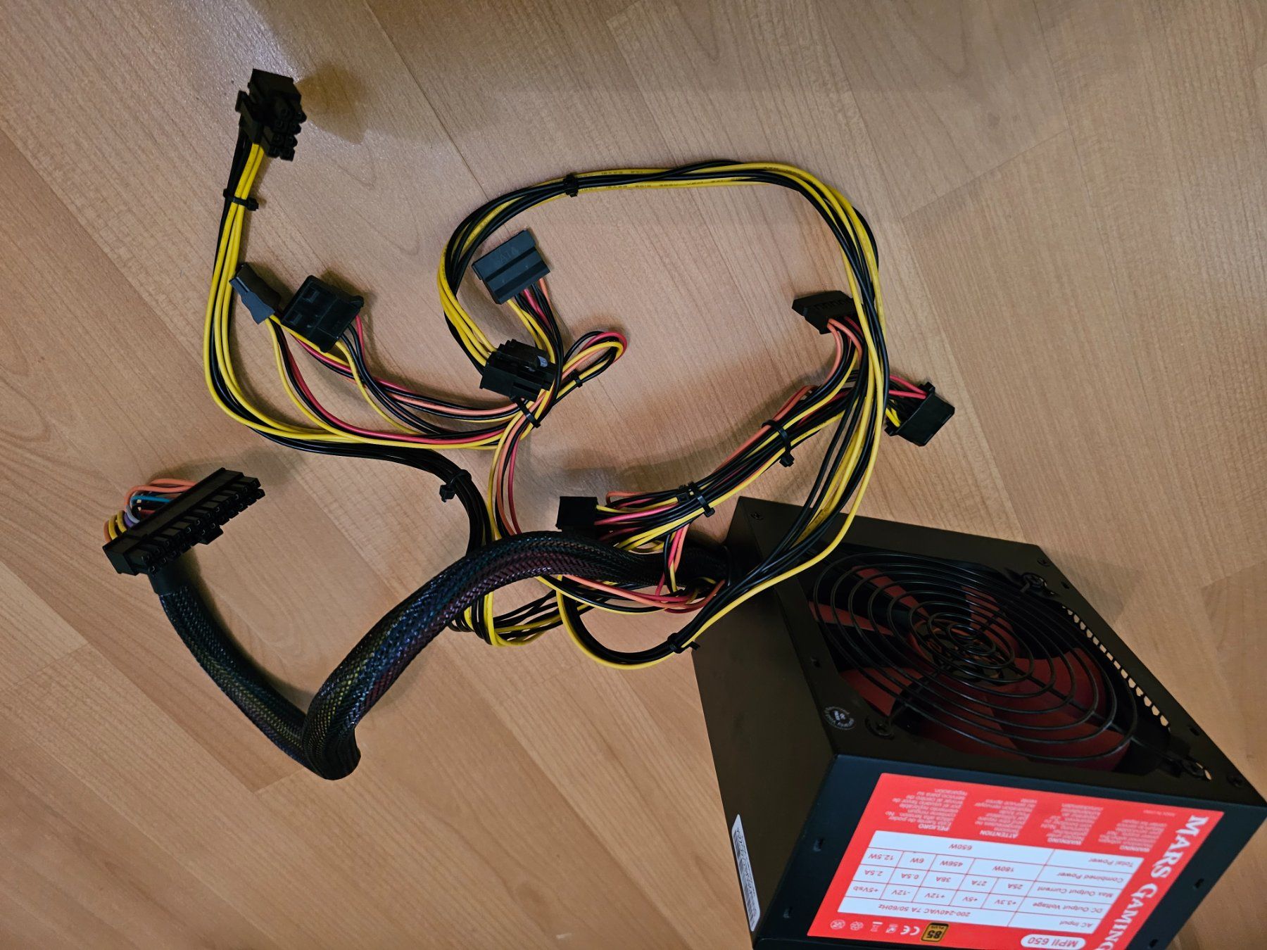 Componenti elettronici: Gebrauchtes Mars Gaming 650 W Netzteil – Usato da Neuhausen venduto da rpy_h2b8 2
