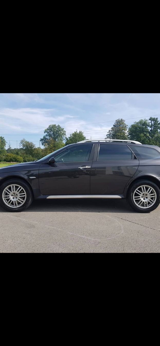 Alfa Romeo Automobili: Alfa Romeo 156 Crosswagon Q4 – Usato da Luzern venduto da Fruengi 1