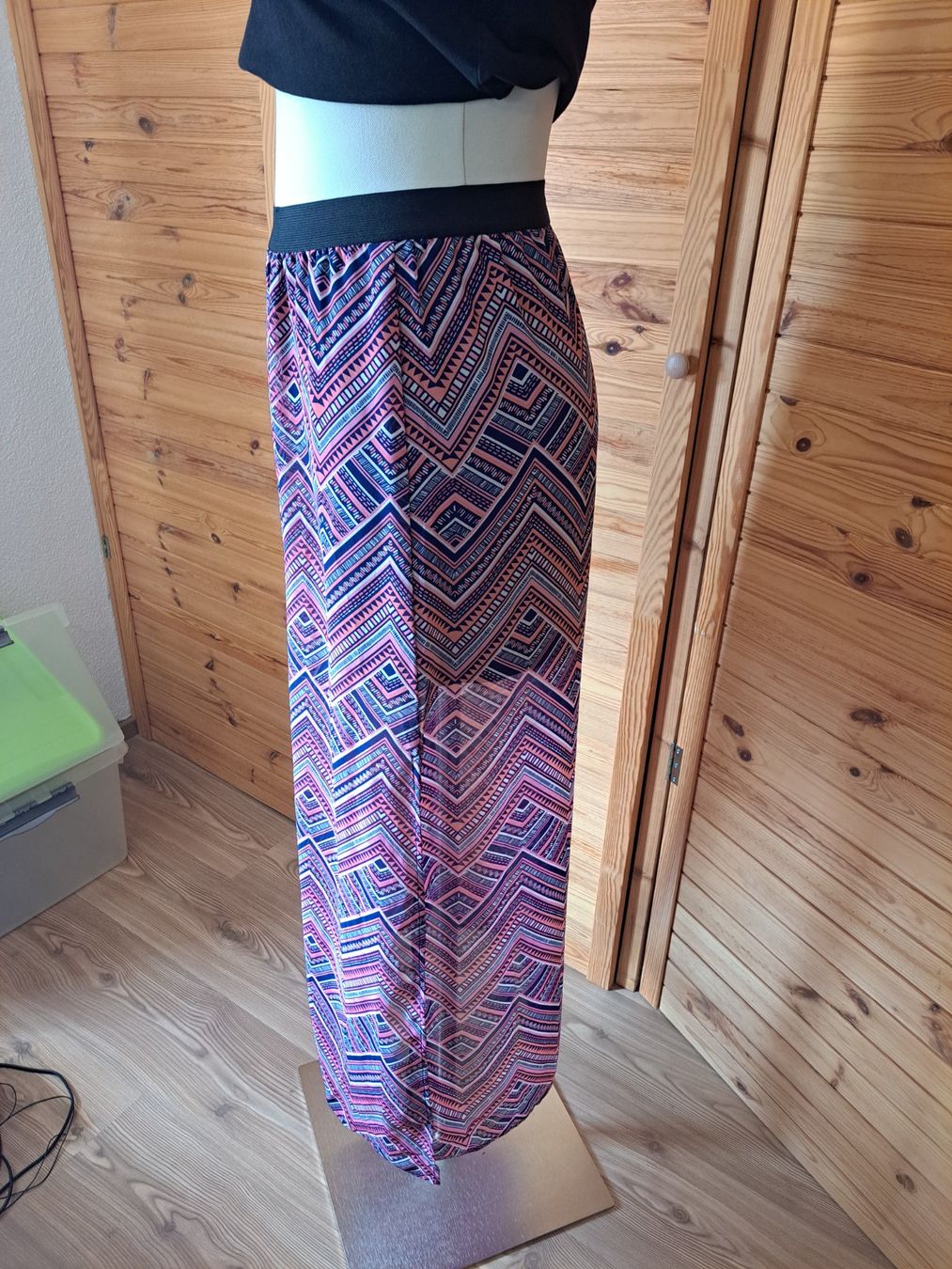 H&M Gonne: Maxi Sommerrock gemustert Grösse 36 – Nuovo (secondo la descrizione) da Rafz venduto da MuriFinn 1