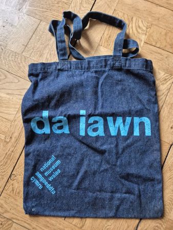 Blaue Stofftasche "da iawn" - Perfekt für den Sommer!