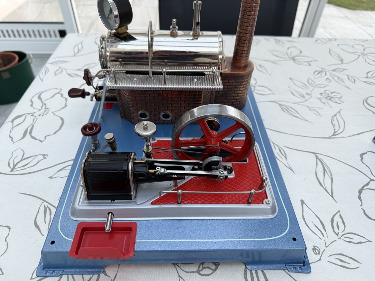 Wilesco Kit di modellismo & Modellini statici: Dampfmaschine Wilesco D20 – Usato da Solothurn venduto da guest99 2