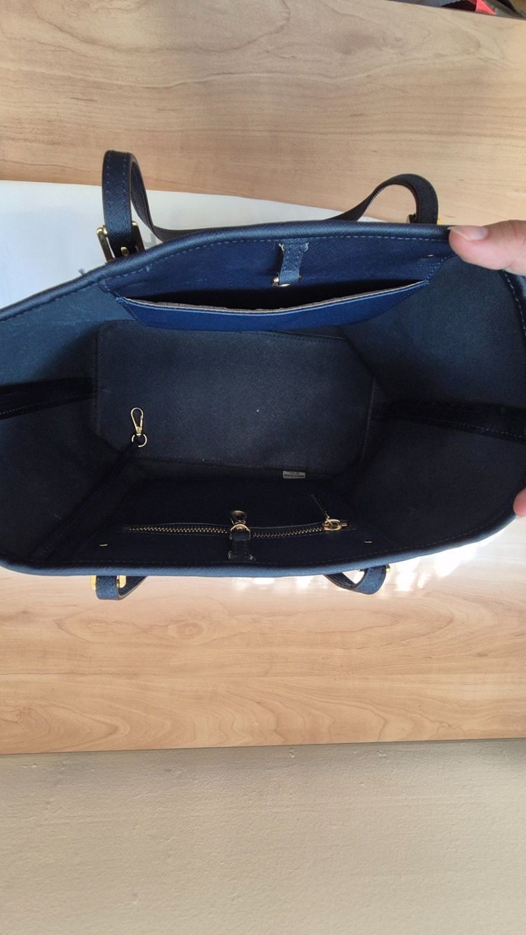 Michael Kors Taschen: Michael Kors Navy Tote Bag – Gebraucht aus Allschwil von lor_s7nz 2