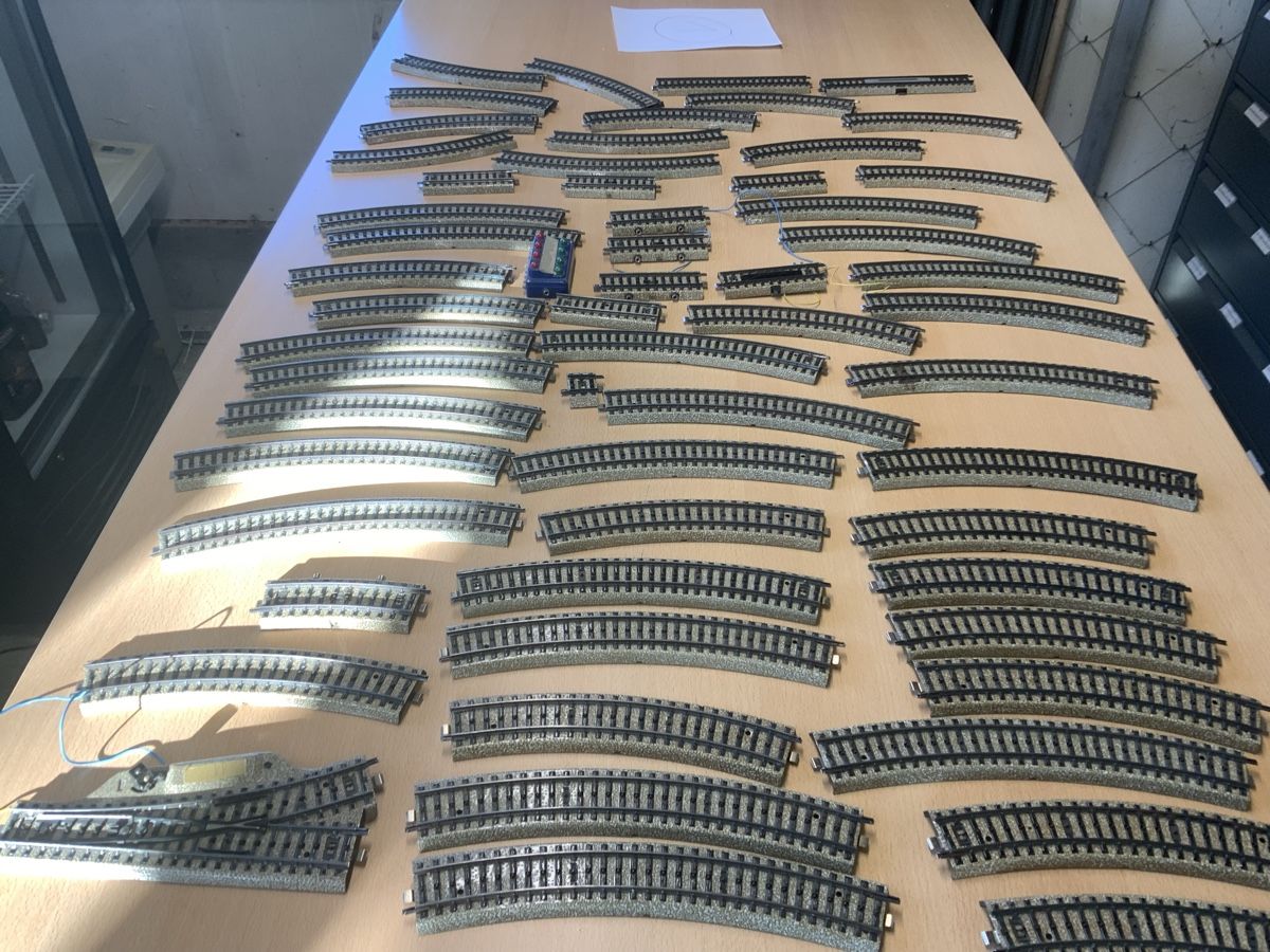 Märklin Modellini di ferrovie: Märklin Geleise – Usato da Niederuzwil venduto da Miami1999
