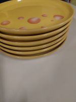 6 gelbe Teller mit rotem Punktmuster, Durchmesser 20cm