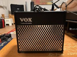 Vox AD30VT 30-Watt 1x10 Modeling Guitar Combo Amp