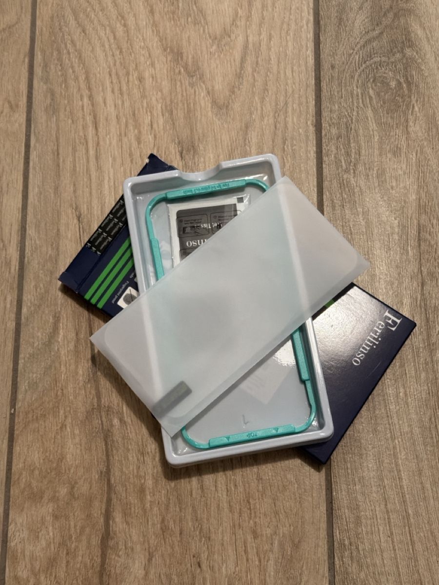 Apple Telefoni cellulari / Smartphones: iPhone 14Pro Max Glas Schutz mit Installations-Rahmen  – Nuovo e nell'imballaggio originale da Liestal venduto da ElektraG