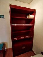 Etagère / Bibliothèque d'un ensemble de chambre à coucher