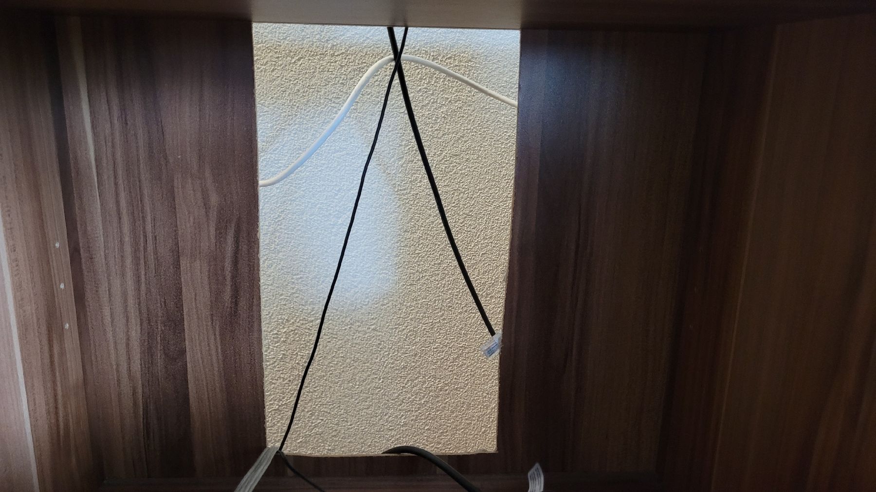Mobili TV: TV Möbel / Sideboard Nussbaumholz mit Schwarzglas – Usato da Bremgarten AG venduto da PrincessOfTheNight 2