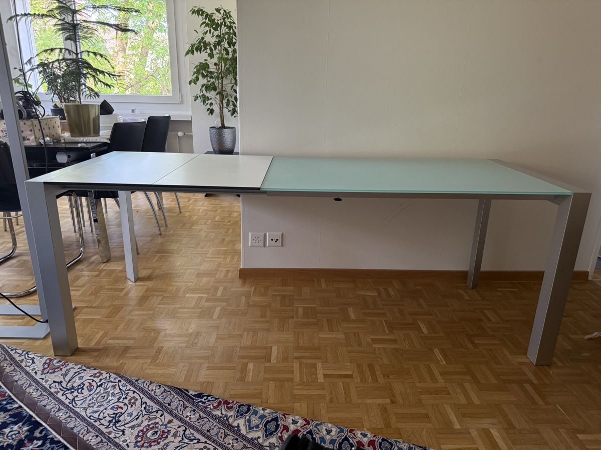 Tavoli: Glastisch mit Erweiterung und Aluminiumgestell – Usato da Zollikerberg venduto da n737_P5 6