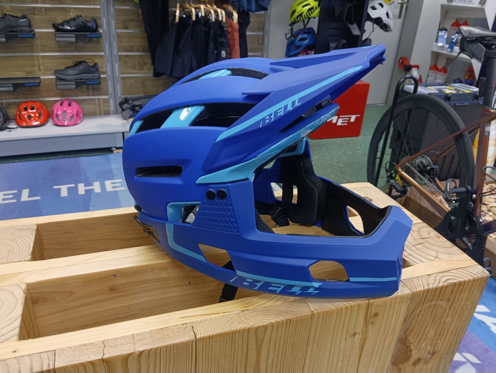Bell Caschi: Casco Bell Super Air R Spherical – Nuovo e nell'imballaggio originale da Faido venduto da Manujp
