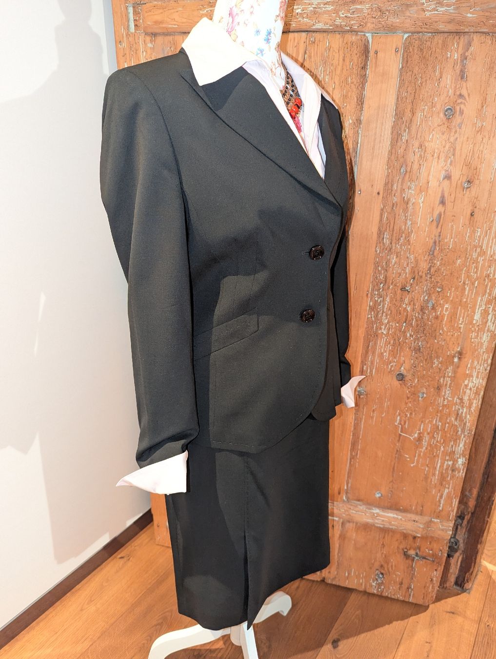 Stilvolle Business Kostm Rock Und Blazer Ebenbild