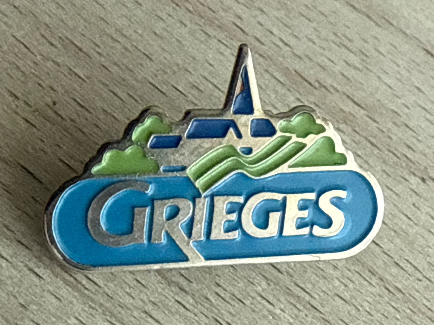 Plaketten & Abzeichen: Pin GRIEGES – Gebraucht aus Glattbrugg von Schweigmatt