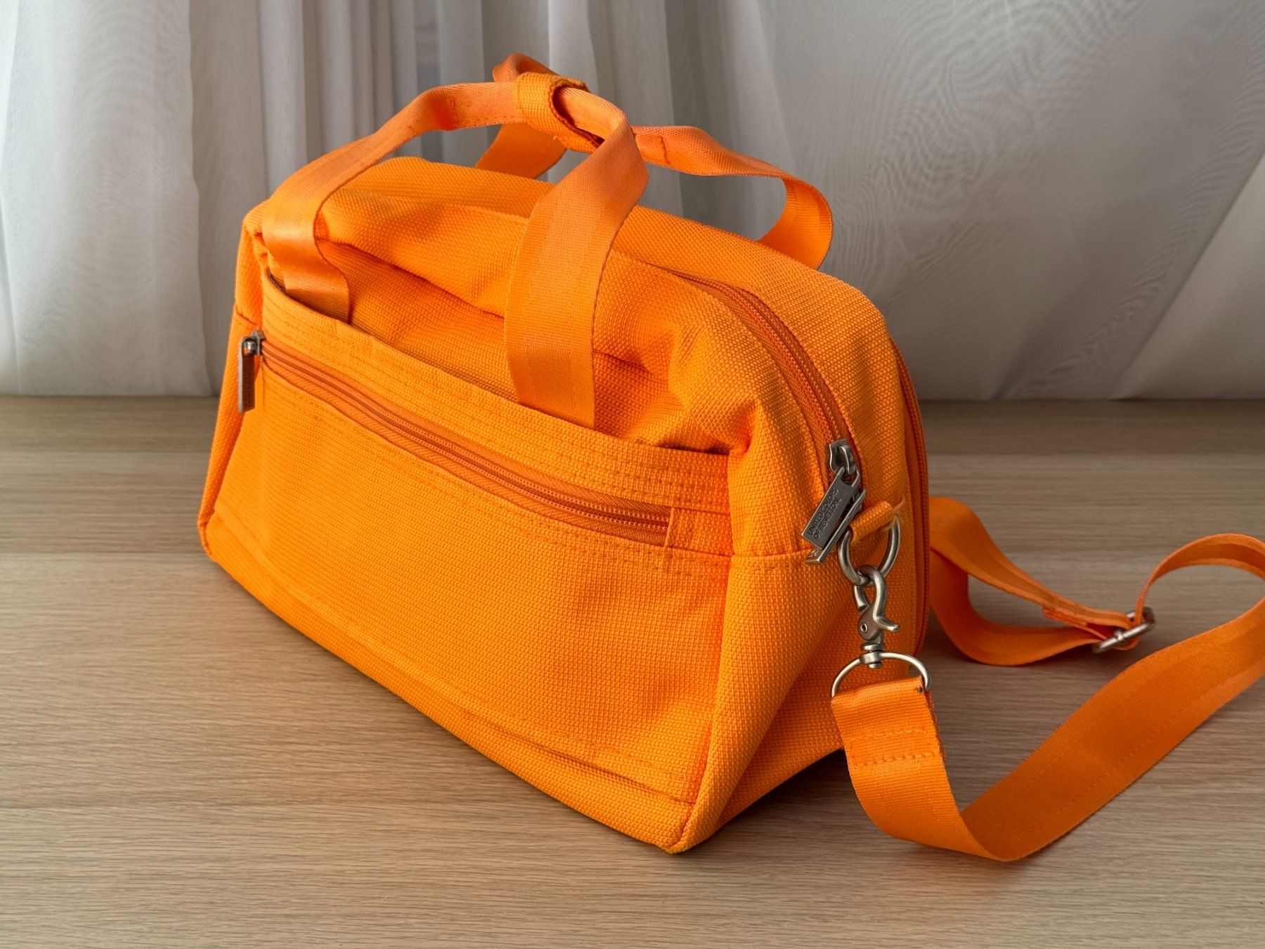 Benetton Taschen: Sac de valise - Benetton – Gebraucht aus Genève von Reveur 1