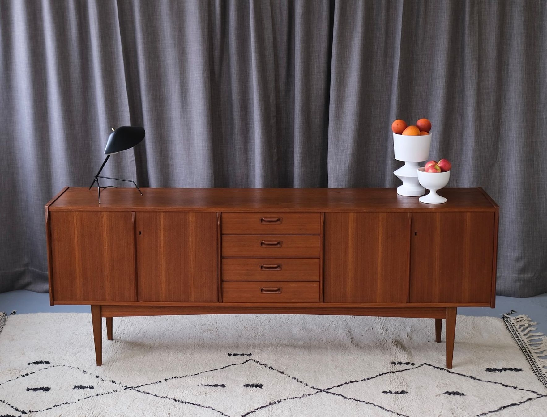 Cassettiere: Teak Sideboard VKW Möbel / Mid Century Modern – Usato da Bern venduto da Zmodern_VIN 3