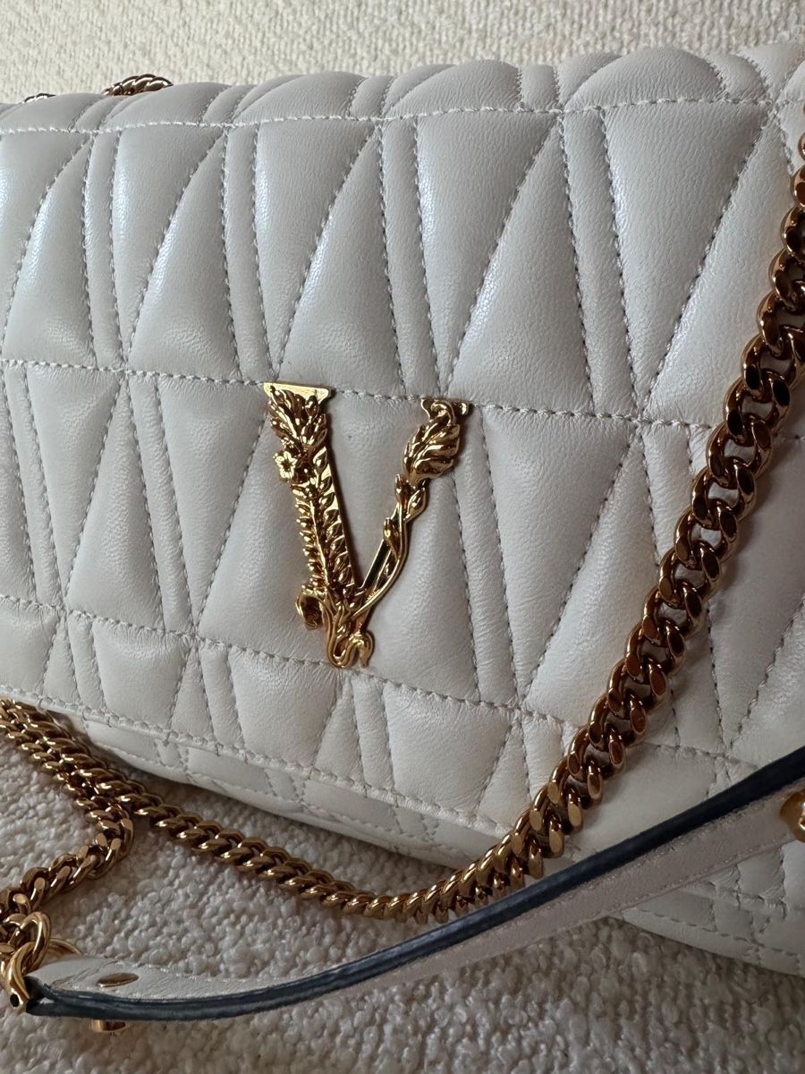 Versace Taschen für Damen: Versace Virtus Quilted Shoulder Bag – Gebraucht aus Twann von shk_g6st 1