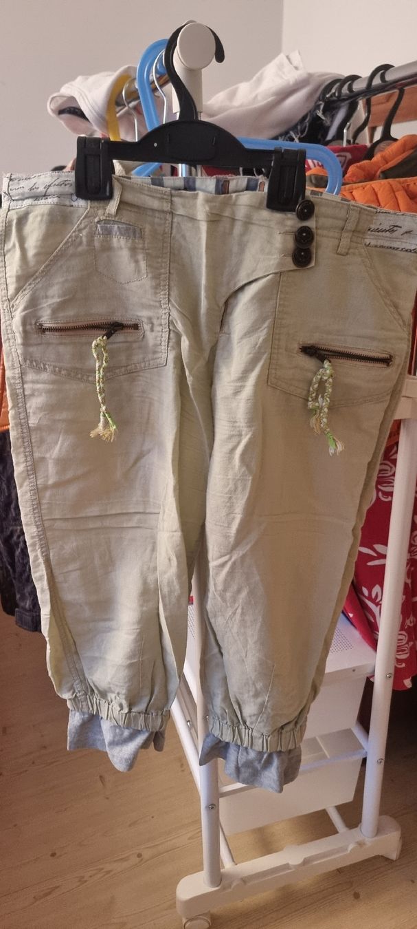 Desigual Hosen: DESIGUAL Sommerhose Grösse 32 – Gebraucht aus Rupperswil von greenangel4