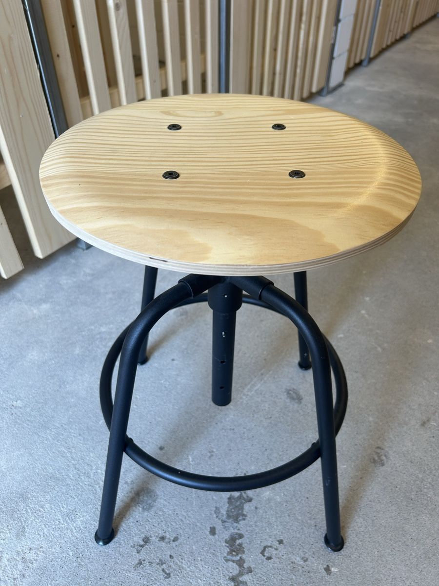 Ikea Tabourets: IKEA KULLABERG Hocker  – D'occasion à Oetwil a.d. Limmat par ayb_2dqg 1