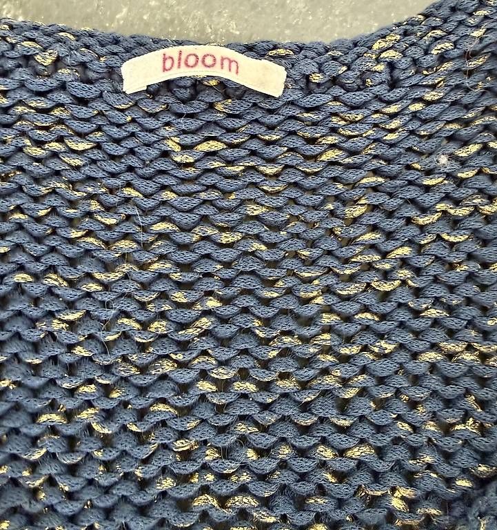 Pullover & Sweatshirts: BLOOM Pullover  – Gebraucht aus Hildisrieden von Inna71 4