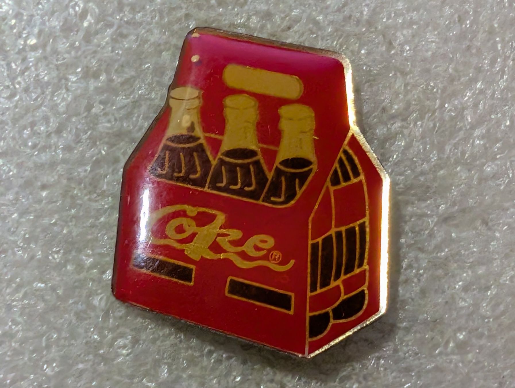 Placchette & Badge: Ansteckpin 204: Coca Cola – Usato da Oppligen venduto da Pin-Fall-Shop