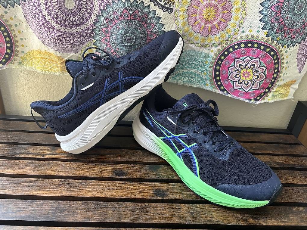 Asics Herrenschuhe: Asics Laufschuhe 39.5 – Gebraucht aus Bern von feckat 1