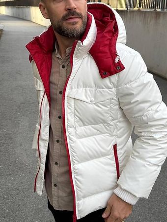 Neuwertige Bally-Daunenjacke