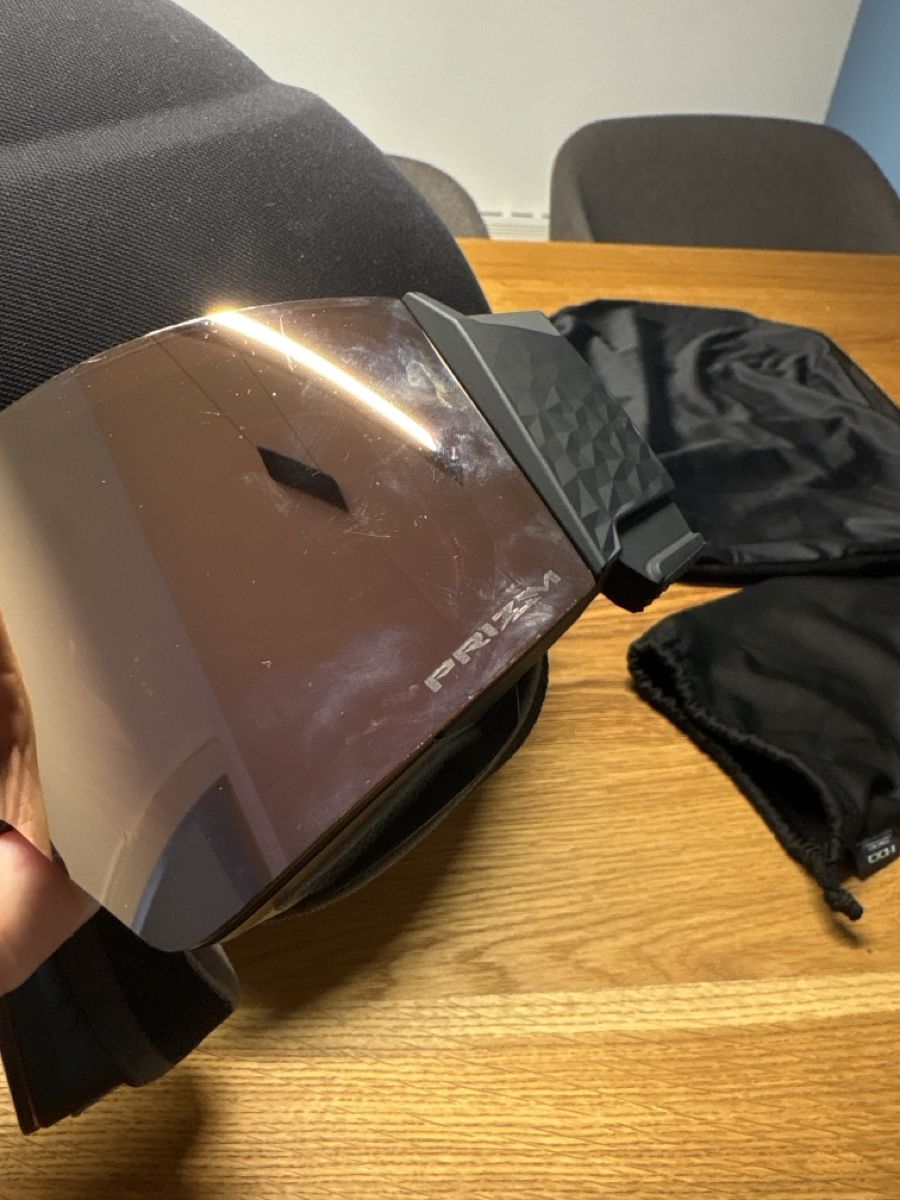 Oakley Caschi: Casque de ski Oakley MOD7 avec masque intégré  – Nuovo e nell'imballaggio originale da Corsier-sur-Vevey venduto da BussardS 5