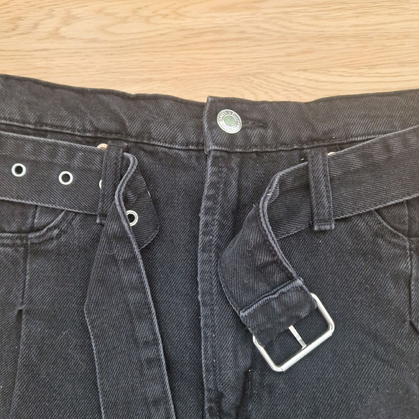 H&M Gonne: Jeansrock schwarz mit Gürtel Gr. 36 – Usato da Frenkendorf venduto da gca_d2qp 1