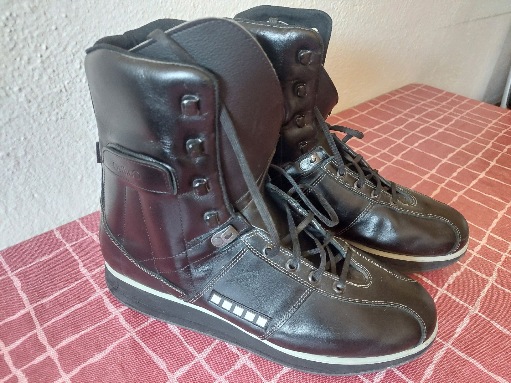 Künzli Chaussures hommes: Ortho-Schuhe Künzli Schwarz Gr. 45 – D'occasion à Stallikon par Chacana 1