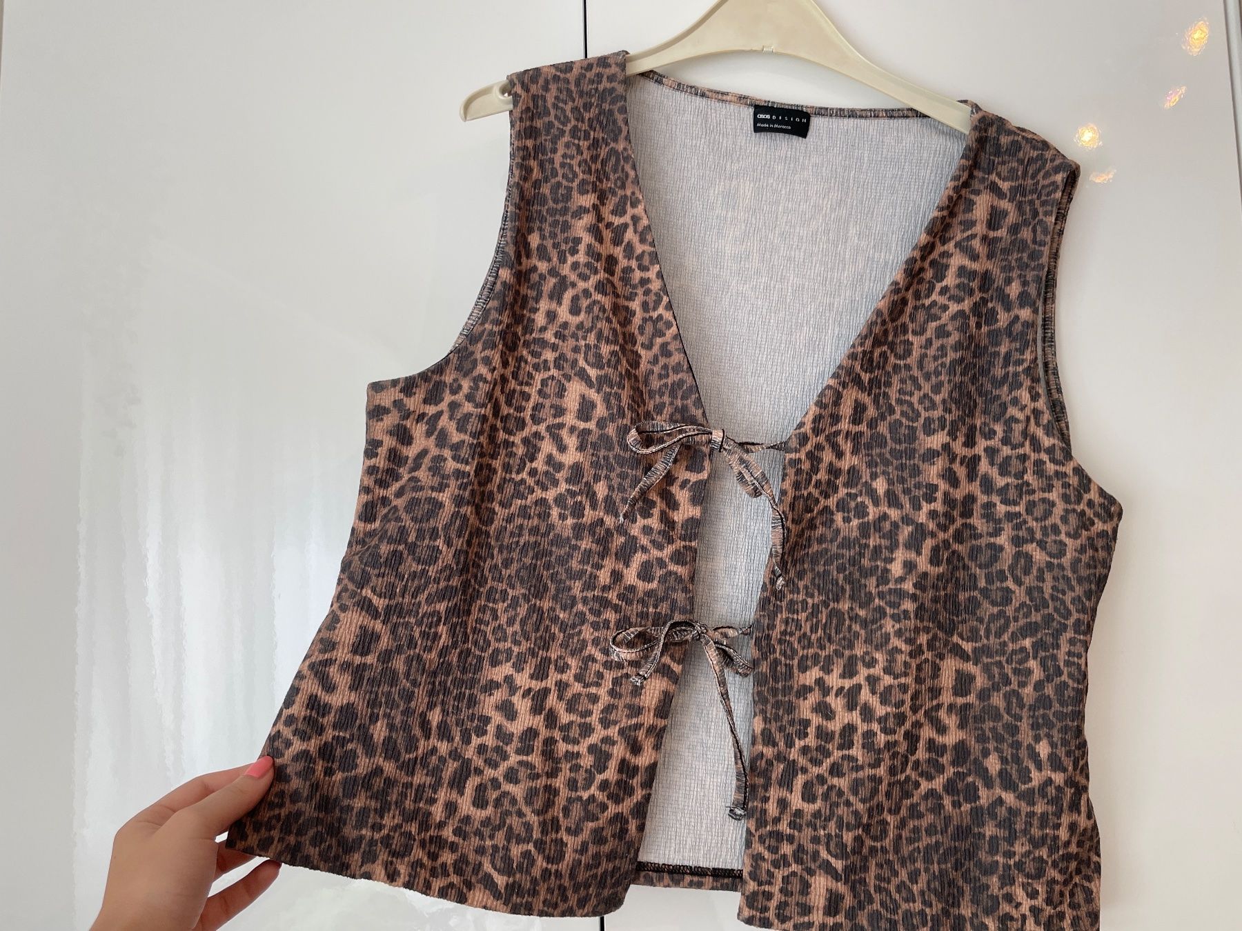 Asos Gilets: Leoprint Weste – Neuf (Voir description) à St. Gallen par celiinecosta