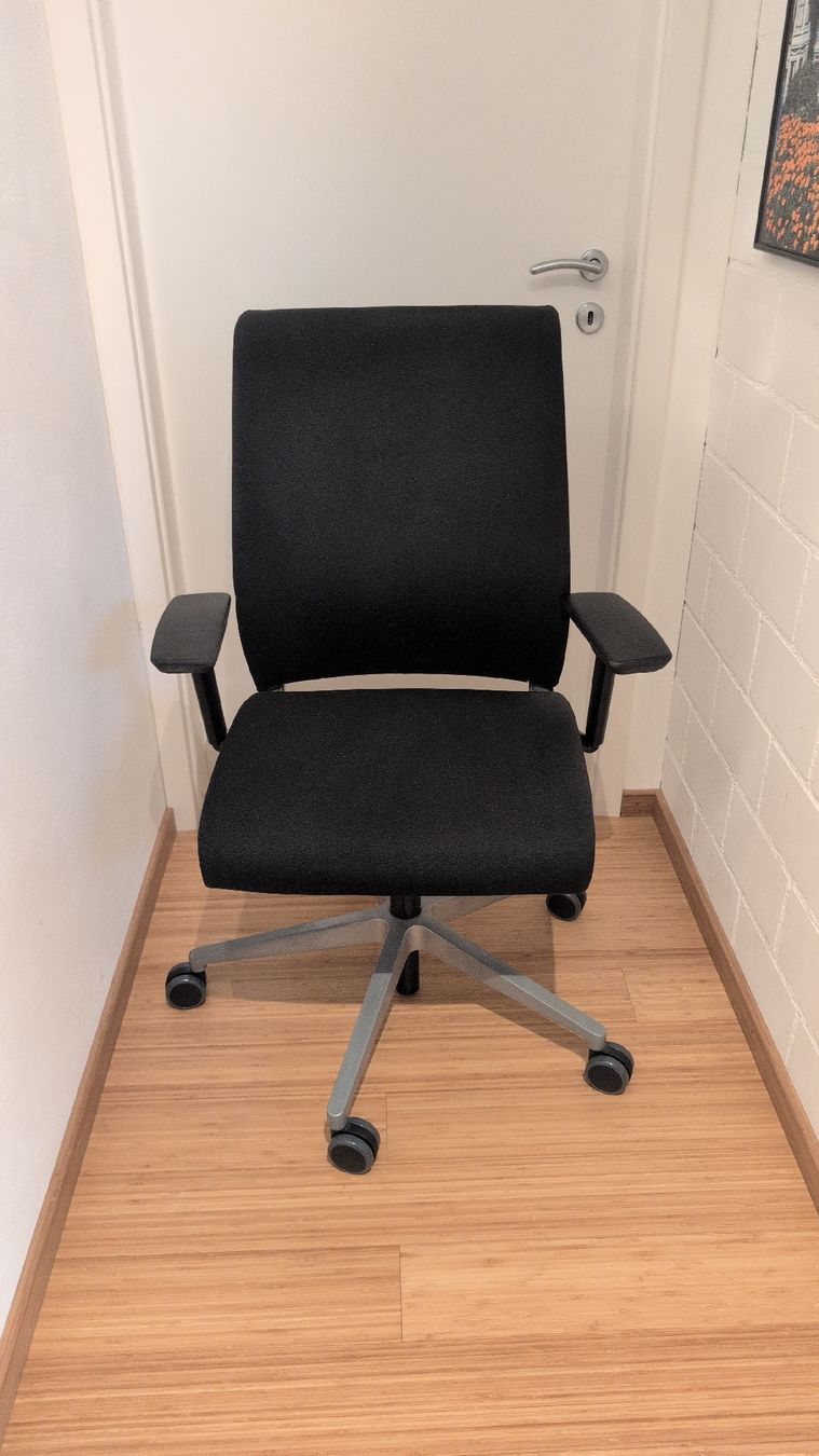 Sedie: Ergonomischer Bürostuhl - Schwarz – Usato da Lostorf venduto da SimpleZ