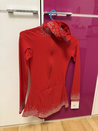 Eiskunstlaufkleid rot mit Strass und passendem Stirnband