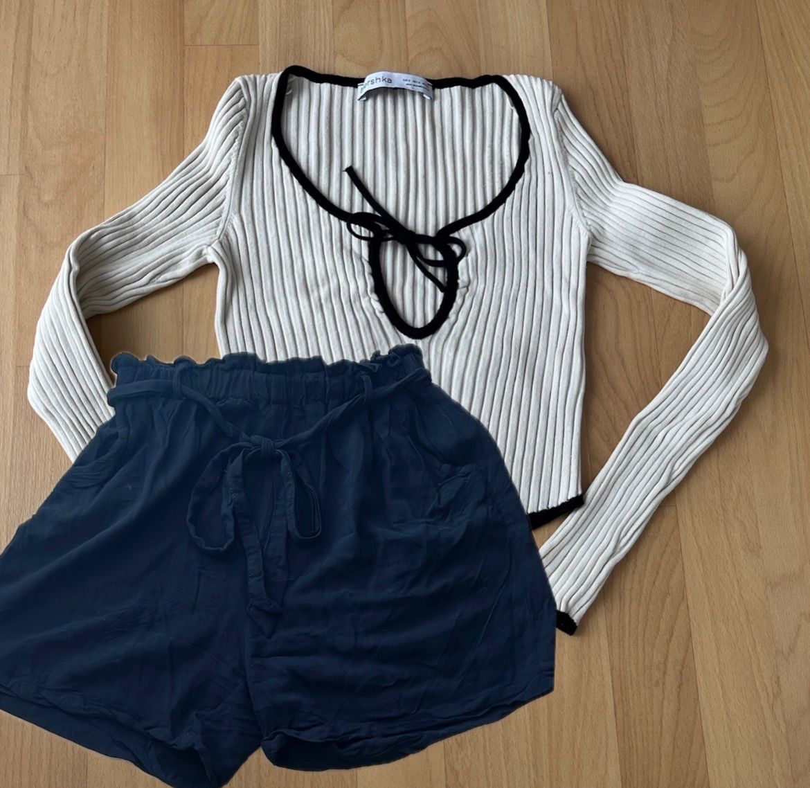 Lotti di vestiti: Kleiderpaket Grösse XS/S, 12 Teile – Usato da Kaltenbach venduto da happysunshineee 8