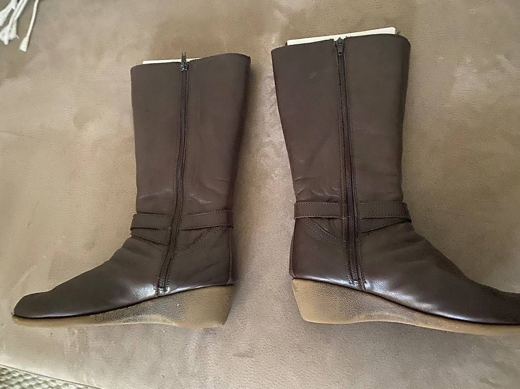 Scarpe da donna: Vendesi stivali da donna, marroni – Usato da Novazzano venduto da sol_vk8x 2