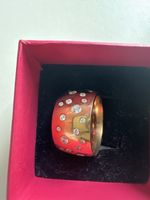 Goldfarbener Ring mit Sternenhimmel