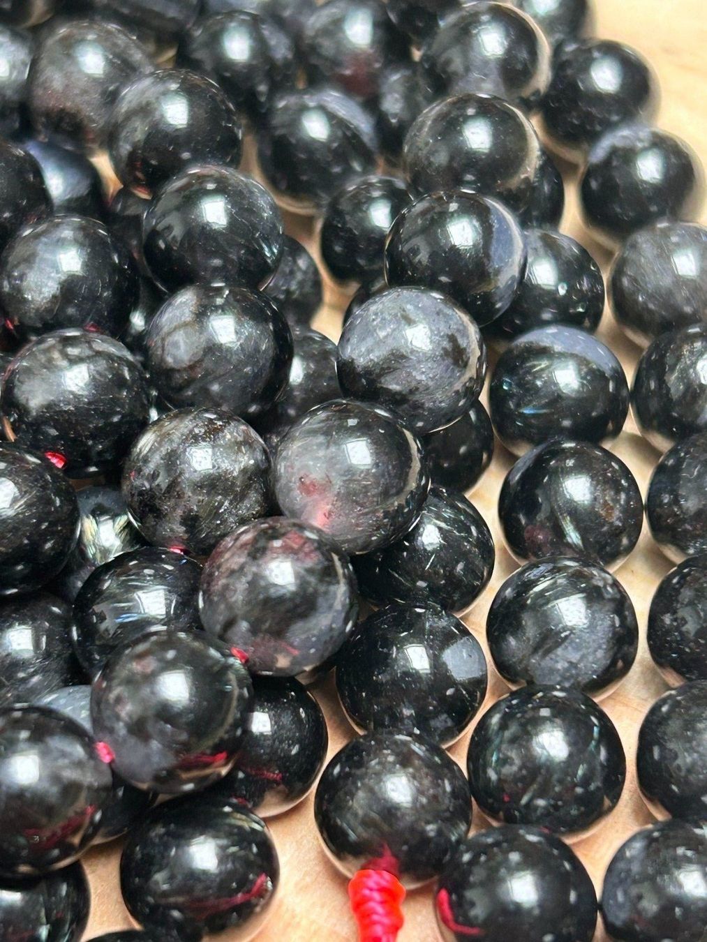 Minerali & Pietre curative: Strang echte Astrophyllite Kugeln / stone beads 8 mm – Nuovo (secondo la descrizione) da Niederrohrdorf venduto da Ytobi 2