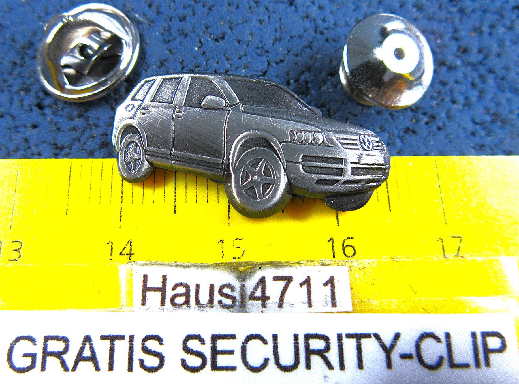 Volkswagen Placchette & Badge: VW SUV 4x4 AUTO PIN MIT SECURITY-CLIP – Usato da Ettingen venduto da Hausi4711